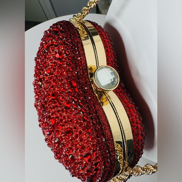 Red Crystal Heart Shaped Clutch - Picture 10 of 11